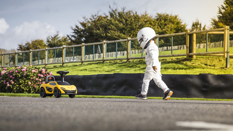 Με 40 ευρώ μπορεί να οδηγήσει και ο γιος σου McLaren!